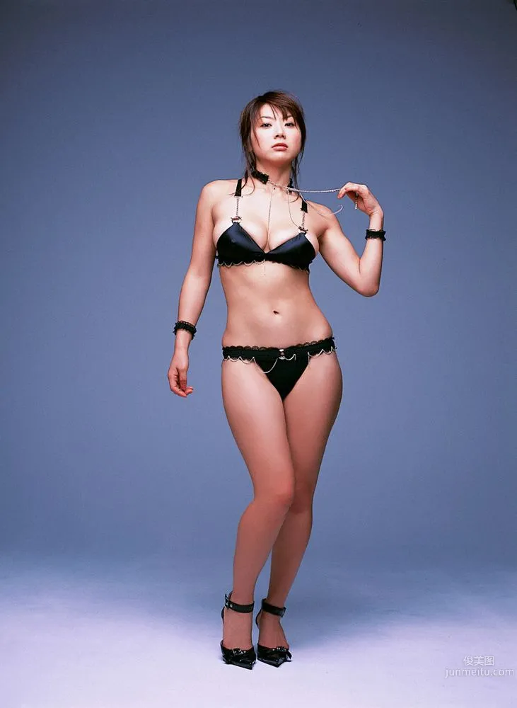 Hitomi Aizawa, I Want to Be Embraced by That Chest!! Photo Set [YS Web] Vol.147 photo 3
