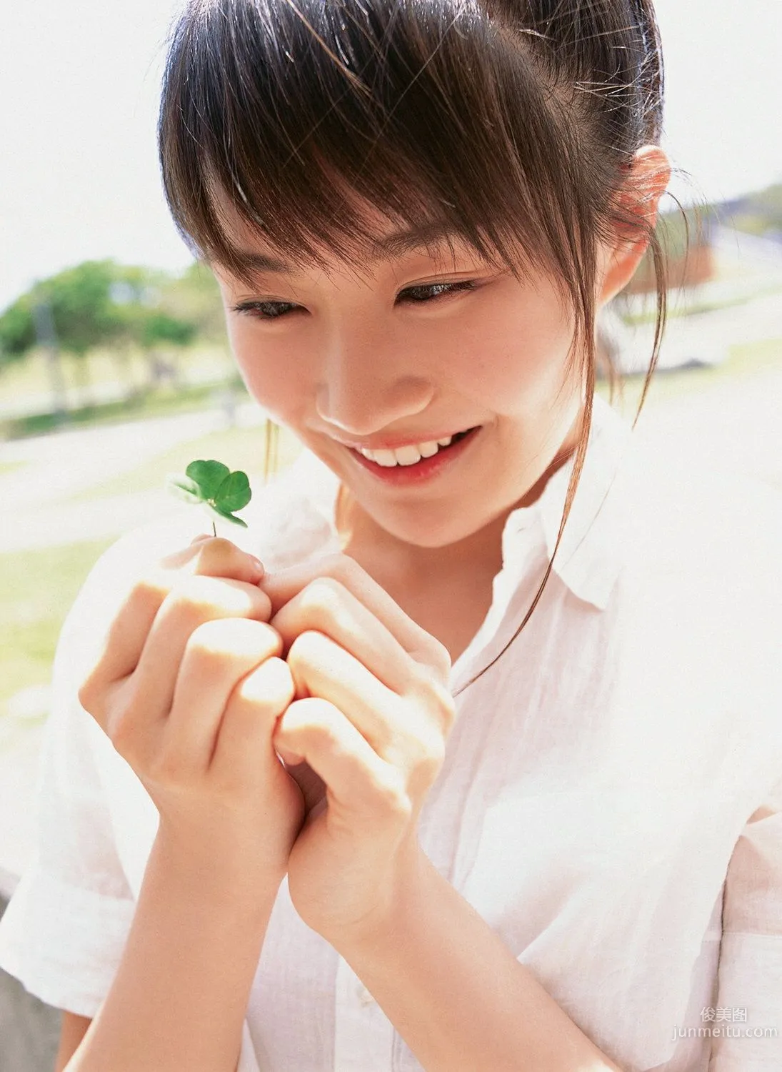 Ai Takabe, Ace Beautiful Girl of the Handkerchief Generation! Photo Set [YS Web] Vol.212 photo 24