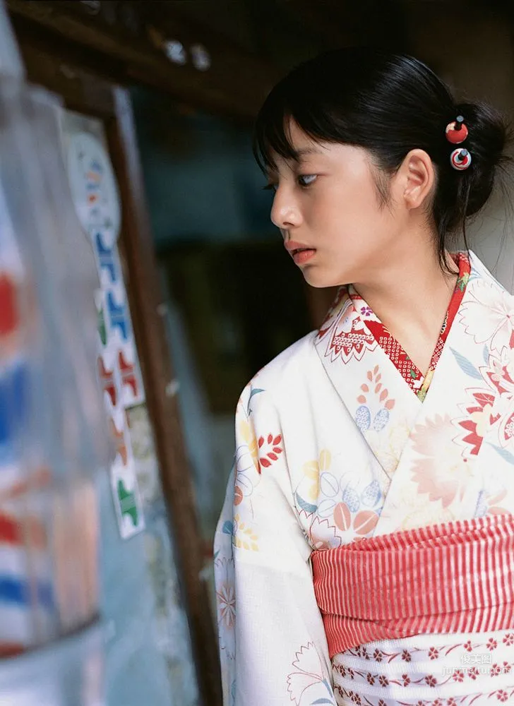 夏帆Kaho《中學生最後の夏休み、思い出いっぱ？？!!》寫真集 [YS Web] Vol.176 3