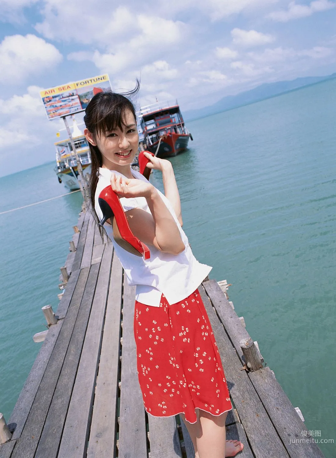 秋山莉奈《Watch Her Hip!》寫真集 [YS Web] Vol.200 24