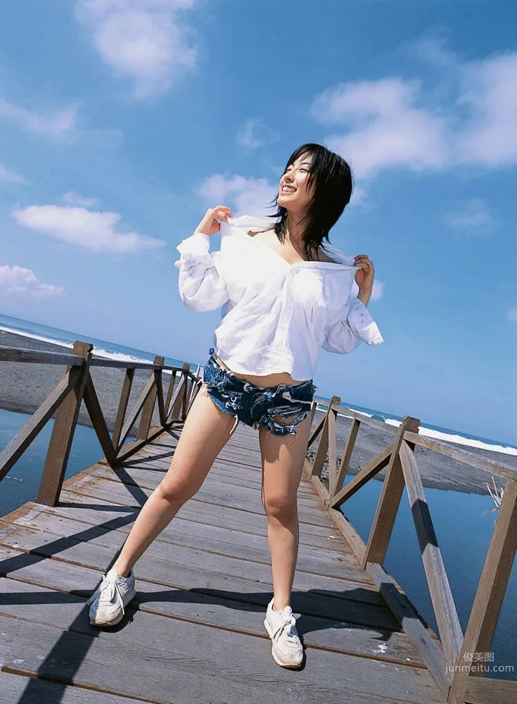 佐藤寛子《Lights,Camera,Action》写真集 [YS Web] Vol.1378