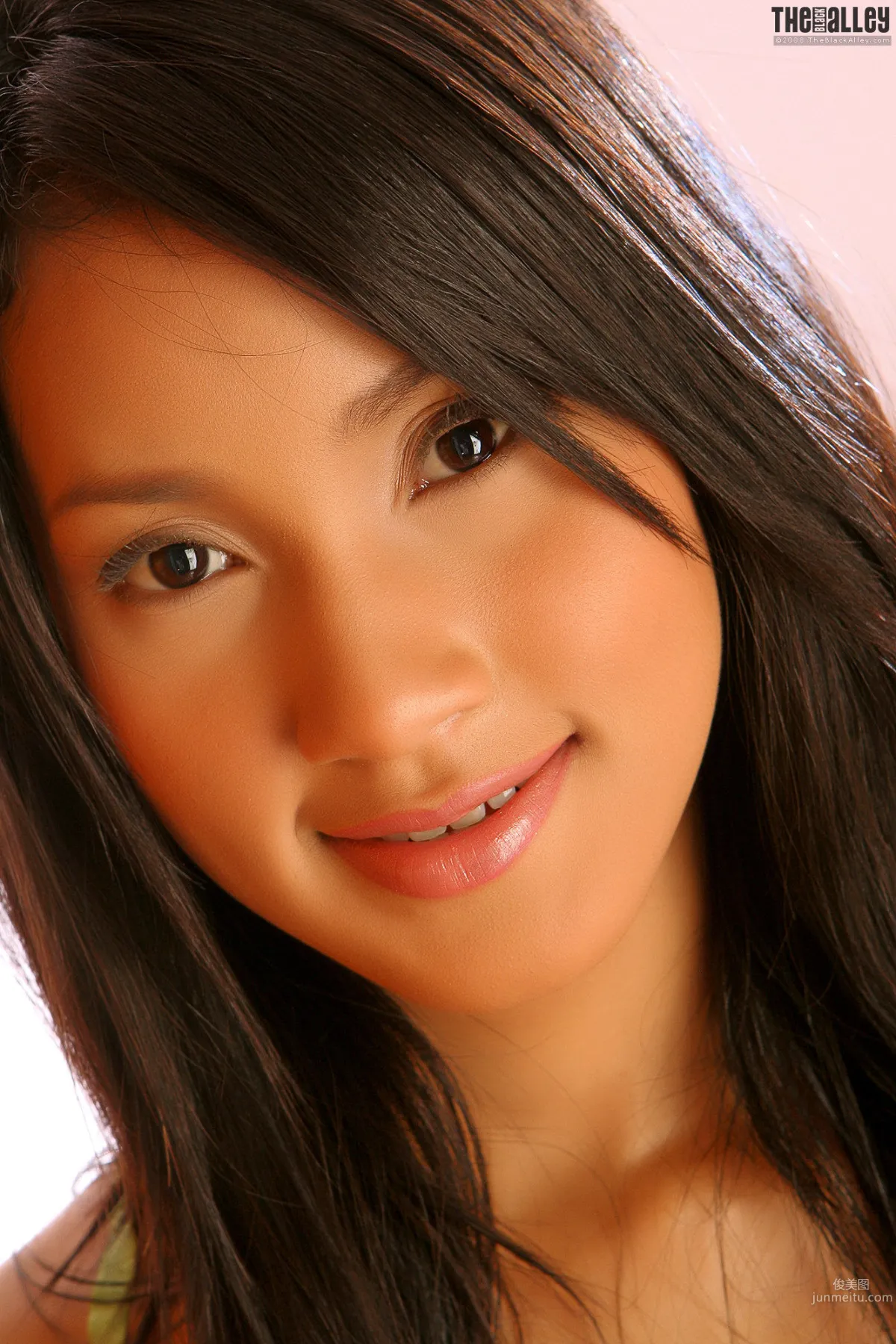 [The Black Alley] Sophie Chin, Green Hot Pants, Photo Set photo 15