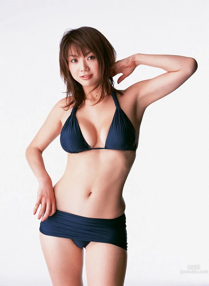 Hitomi Aizawa, I Want to Be Embraced by That Chest!! Photo Set [YS Web] Vol.147 photo 17