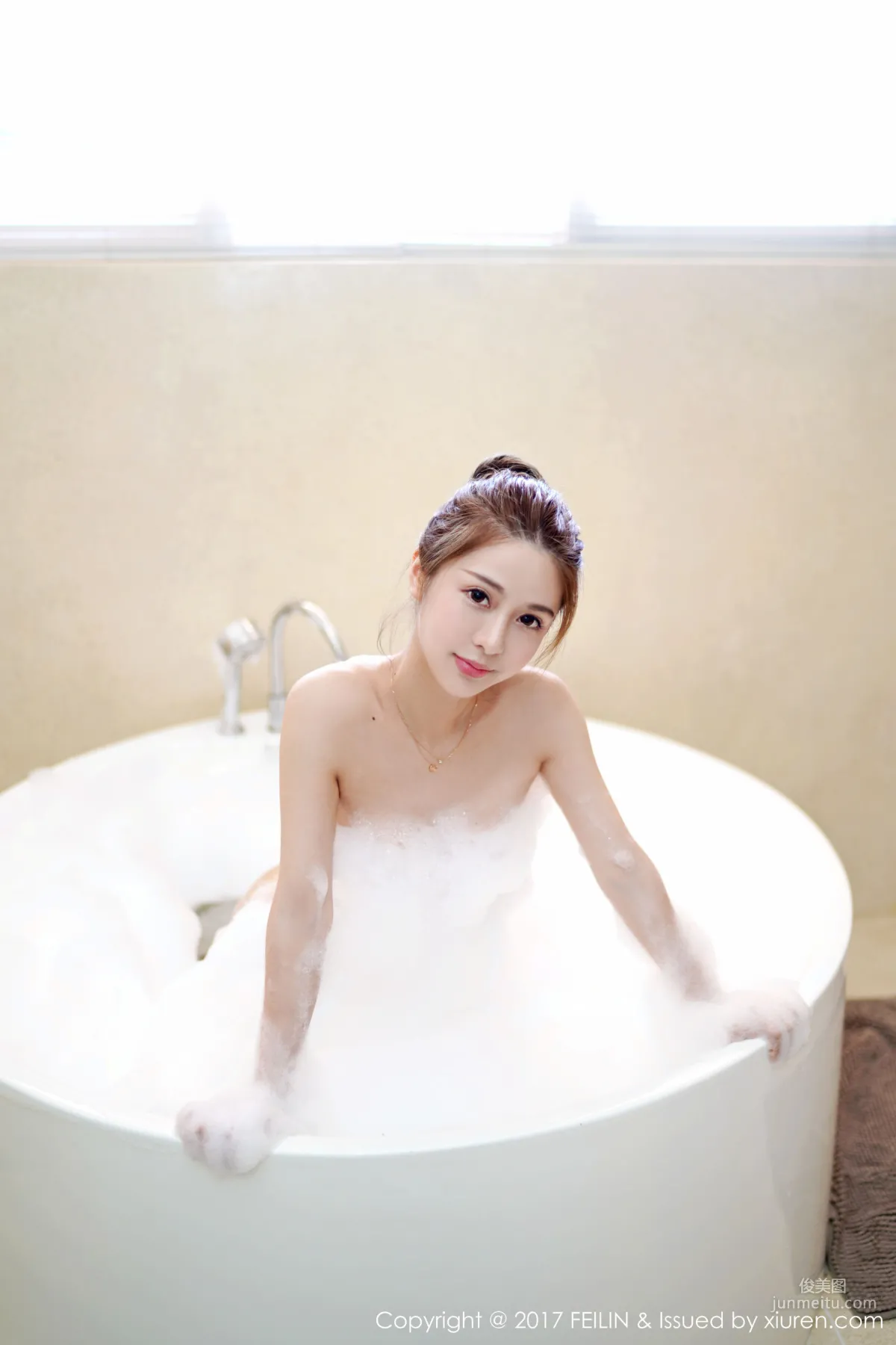 luna Zhang Jingyan 'Bikini + Bold Wet Look + Bathroom Bubble Bath' [FeiLin] Vol.114 Photo Set photo 37