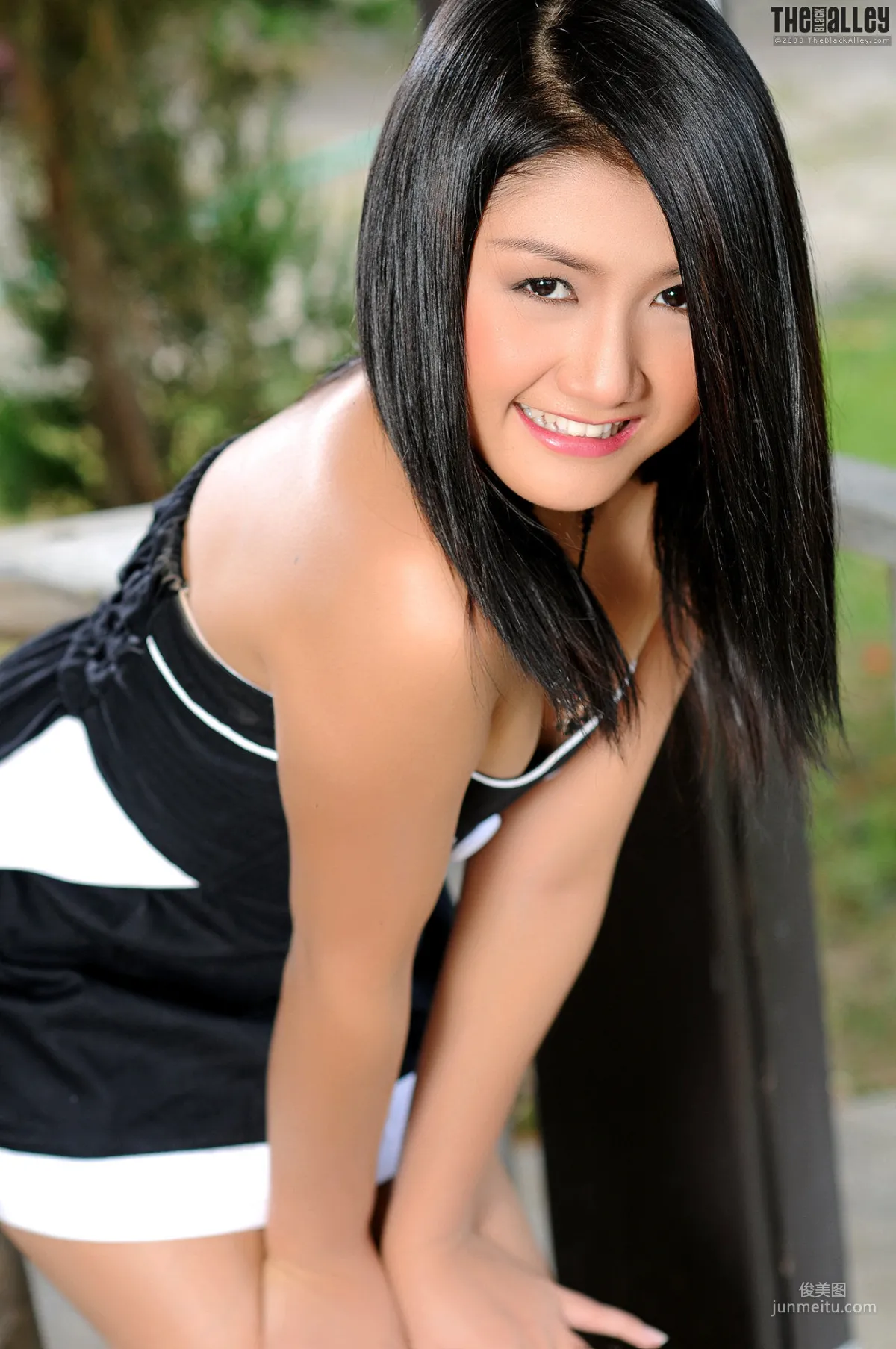 [The Black Alley] Monica Tang 超短裙妹子 寫真集 10