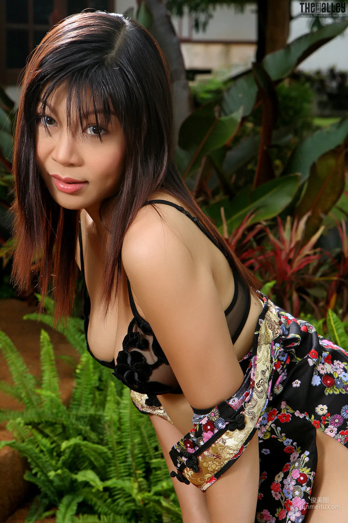 [The Black Alley] Naomi Kai Mature Woman Temptation Photo Set photo 23