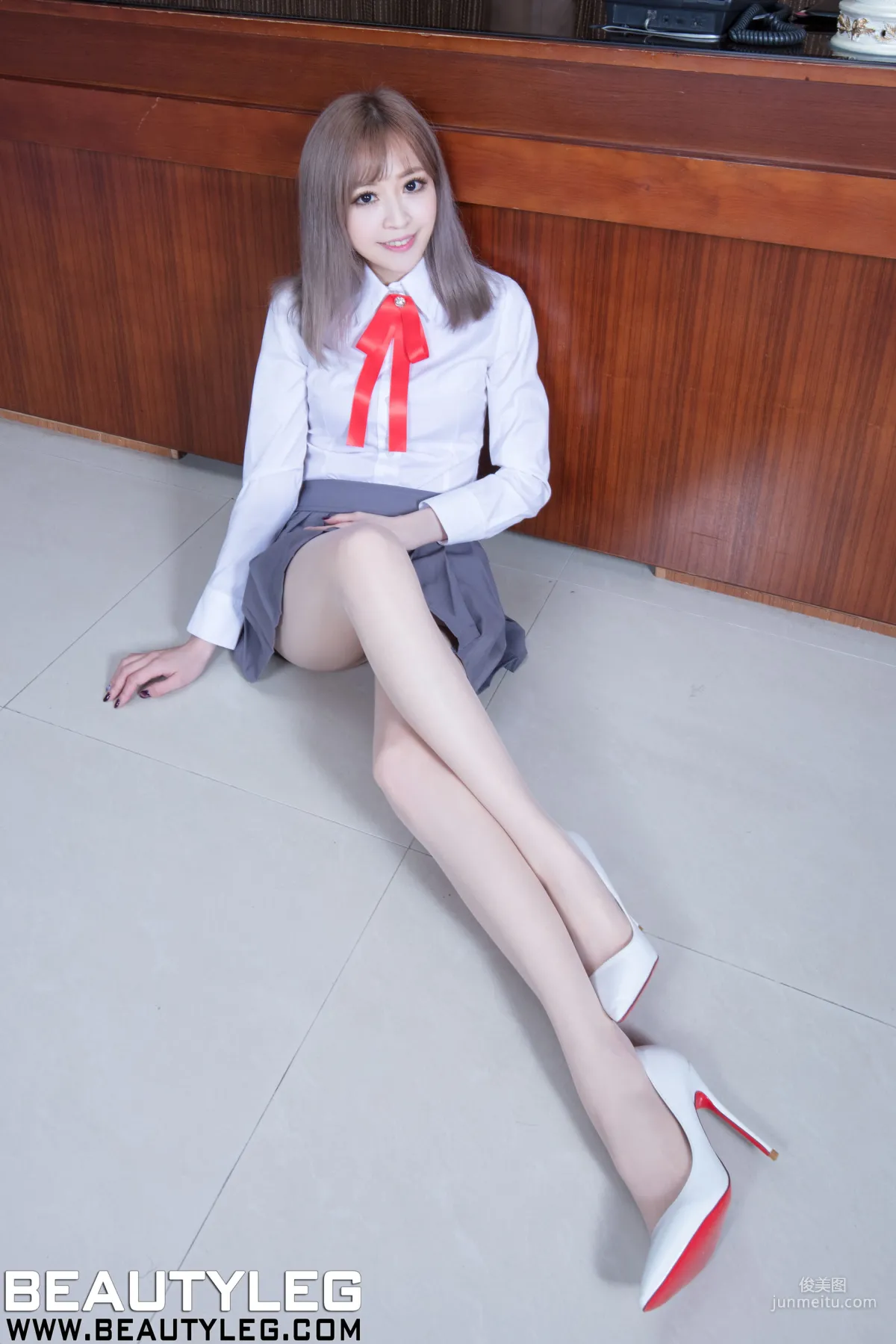 Leg Model Lucy Ni Qianling 'Sailor Uniform + Black Stockings Hip-Hugging Skirt' [Beautyleg] NO.1521 Legs Photo Set photo 38