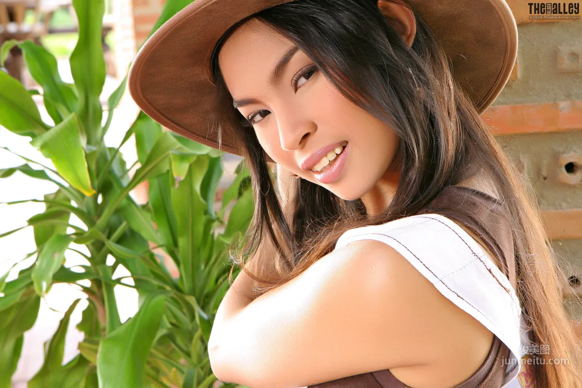 [The Black Alley] Amara Ranipas 吊帶牛仔女郎 寫真集 7