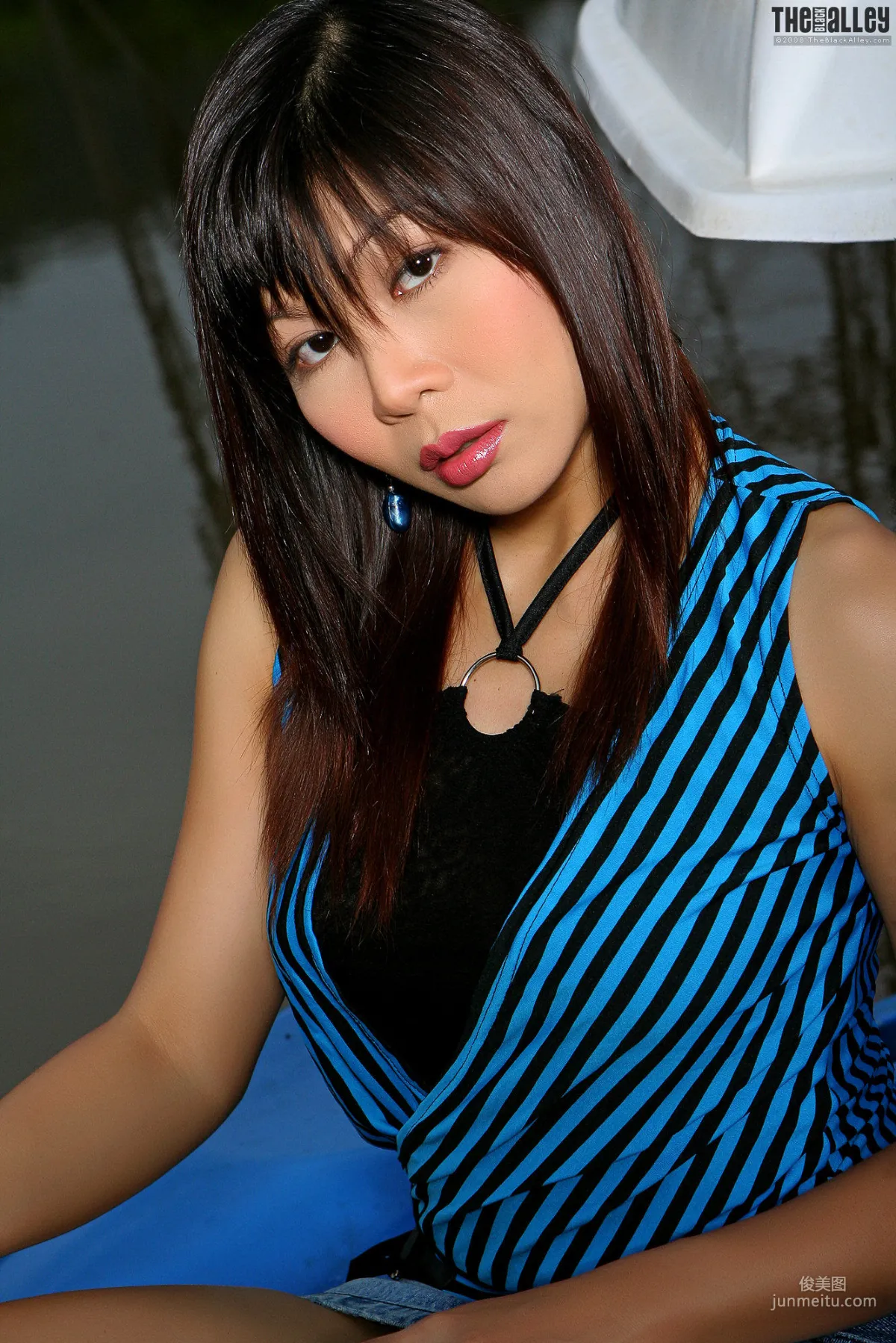 [TheBlackAlley] Naomi Kai Denim Ultra Short Skirt Photo Set photo 2