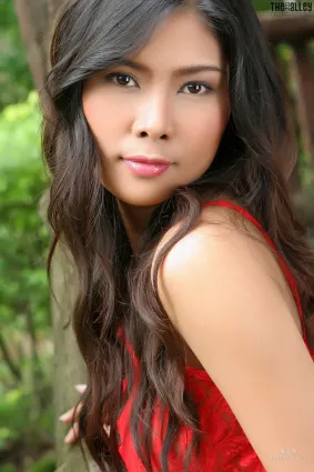 [TheBlackAlley] Nattheera Raiwan 蕾絲短裙人體攝影 寫真集