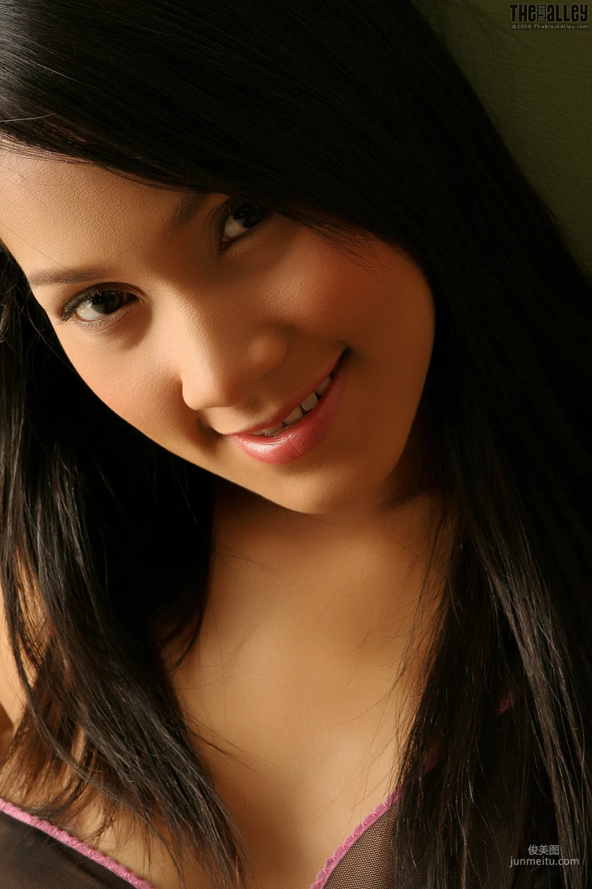 [The Black Alley/TBA黑巷] Sophie Chin 睡衣床拍 寫真集 32
