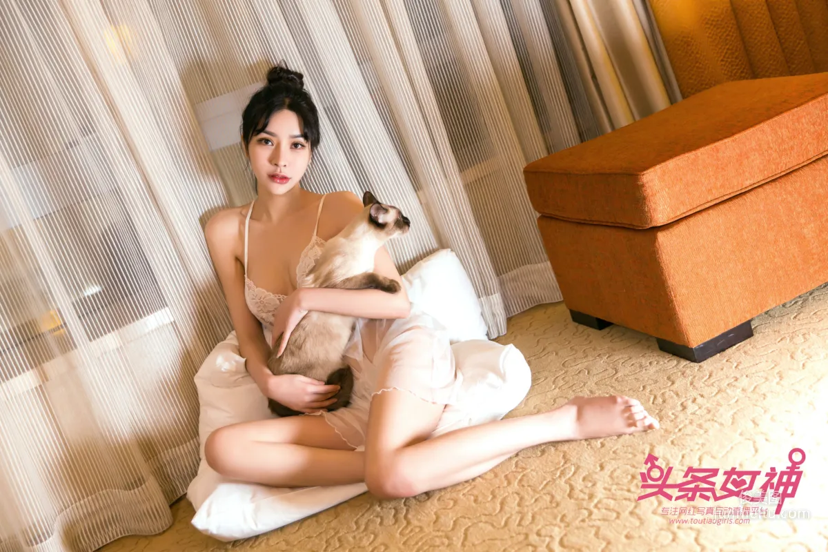 Baby Girl and Cat [TouTiao Goddess] Photo Set photo 4