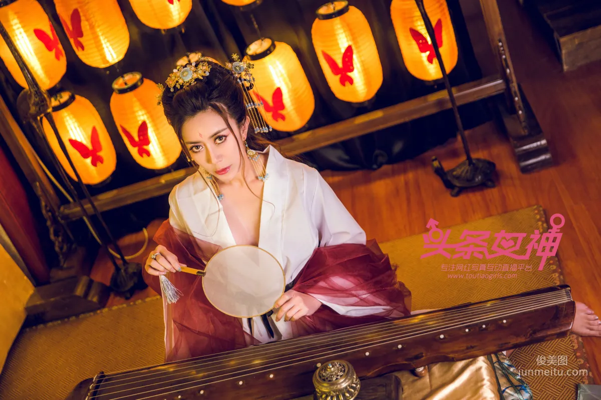 萱宸《當代女帝》 [頭條女神Toutiaogirls] 寫真集 3