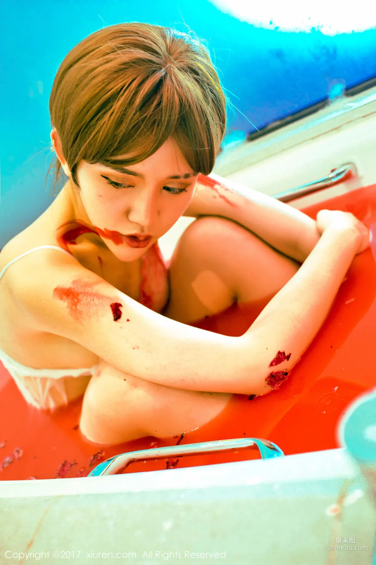 NINA the Rabbit, Half-Naked Bed Sheet Roll and Bloody Bathtub Wet Body [XiuRen] NO.840 Photo Set photo 30