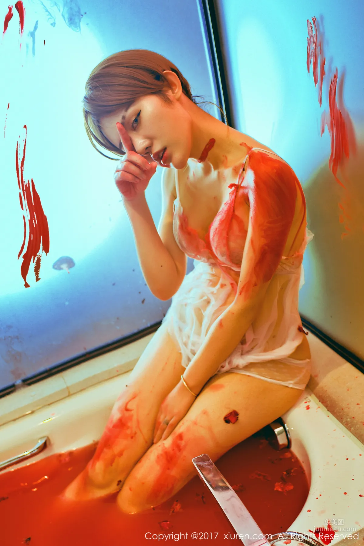 NINA the Rabbit, Half-Naked Bed Sheet Roll and Bloody Bathtub Wet Body [XiuRen] NO.840 Photo Set photo 40