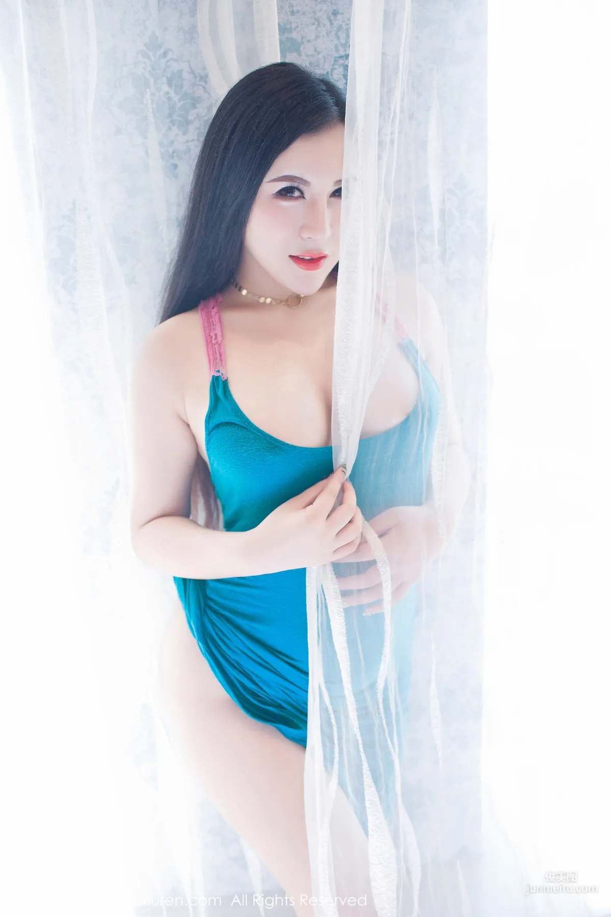 Yi Nuo, Blue Beach Dress Wet Body Hugging Temptation + White Lace Half-Circle Round [XiuRen] NO.807 Photo Set photo 17
