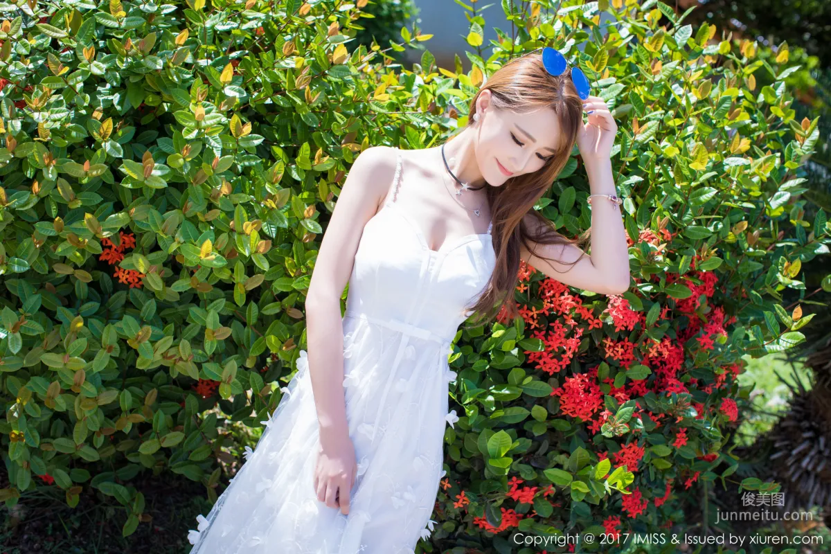 Yuwei Vivian Sexy OL + Fresh White Long Dress [IMISS] Vol.191 Photo Set photo 25