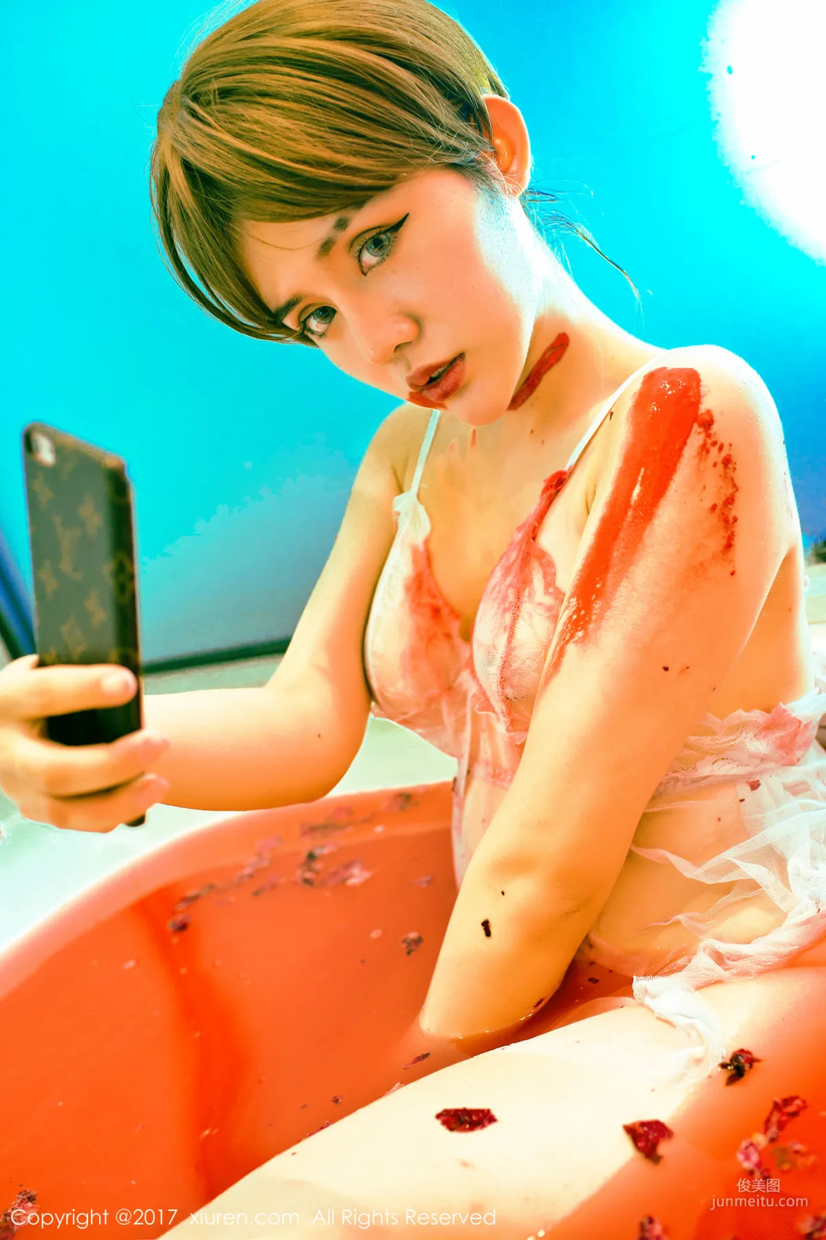 NINA the Rabbit, Half-Naked Bed Sheet Roll and Bloody Bathtub Wet Body [XiuRen] NO.840 Photo Set photo 32