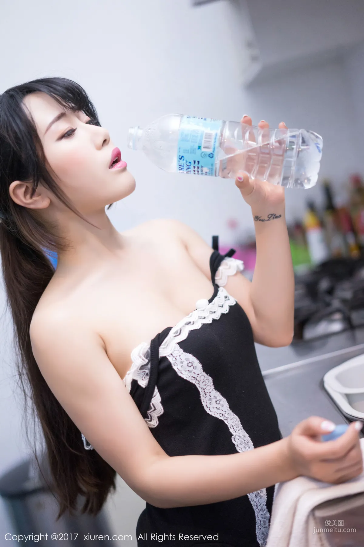 Dou Douliang Youlina 'Fresh Outdoors, Sexy Close-Ups Indoors' [XiuRen] NO.814 Photo Set photo 31