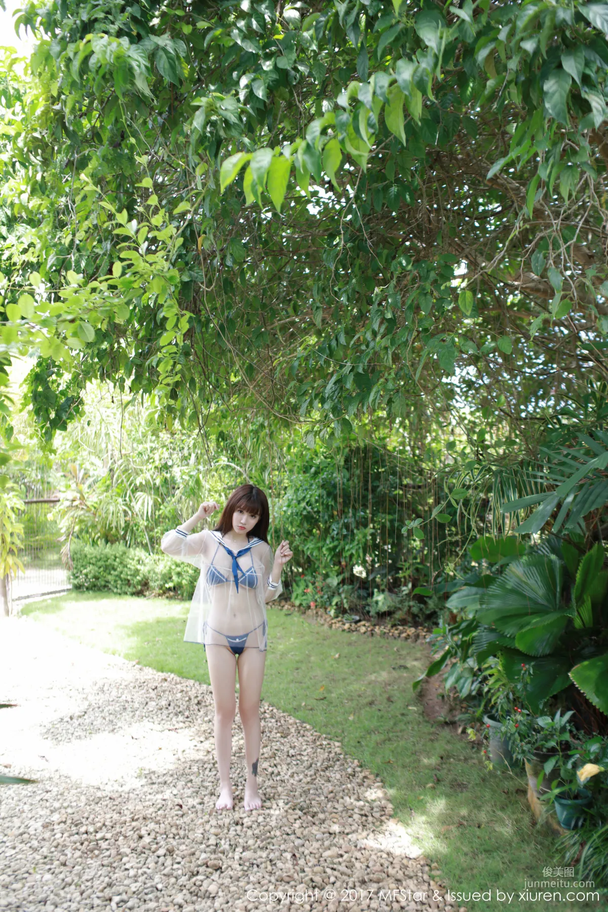 K8 Aojiao Mengmeng Vivian 《Sexy Halter Top + Semi-Transparent Bikini》 [MFStar] Vol.105 Photo Set photo 29