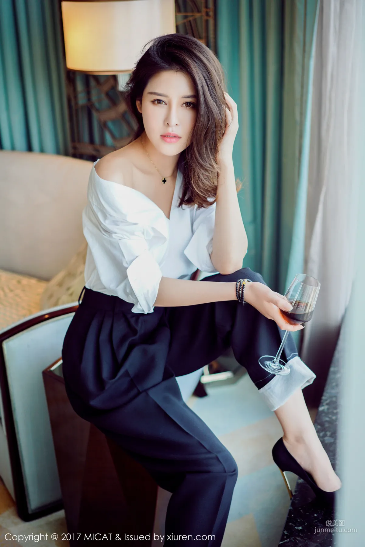 Ye Jiayi, Beautiful Legs + Bathroom Series [MICAT] Vol.030 Photo Set photo 4