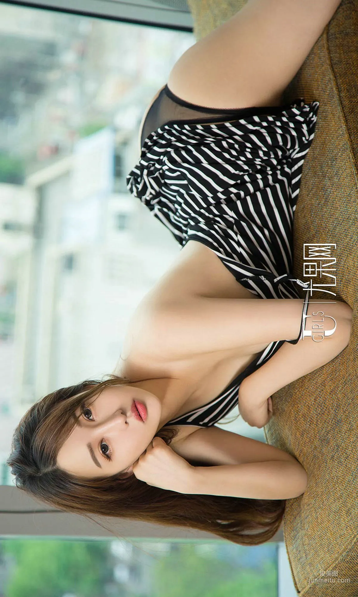 Jin Yuxi "White with a Hint of Red" [Ugirls App] NO.886 Photo Set photo 34