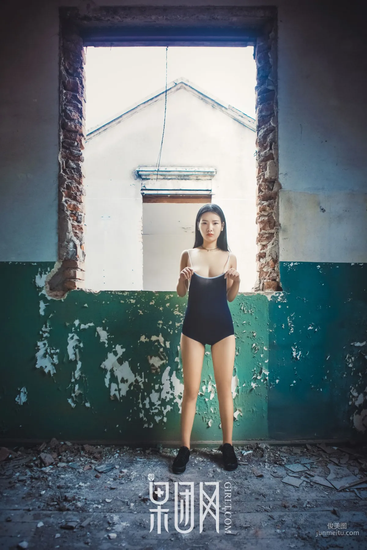In the Silent and Dilapidated Old House, a Steamy Scene Is Unfolding! [Girlt] NO.089 Photo Set photo 1