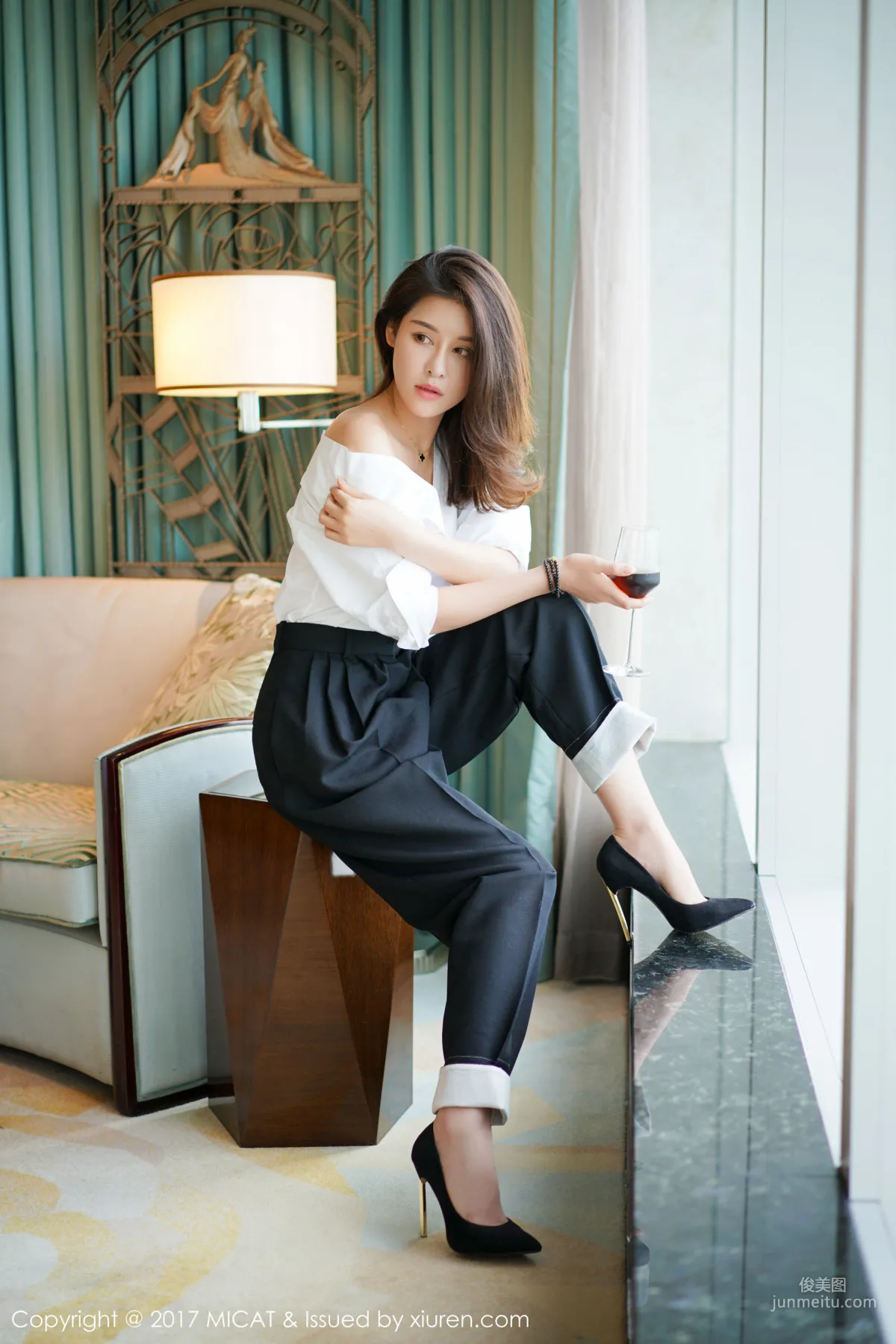Ye Jiayi, Beautiful Legs + Bathroom Series [MICAT] Vol.030 Photo Set photo 2