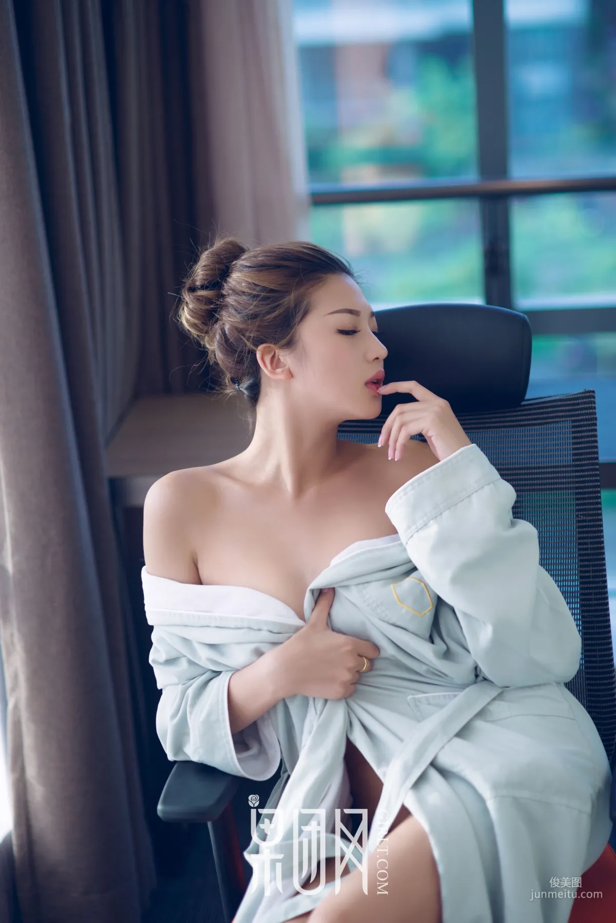 Yun Feifei "4 Outfits Show Off Perfect Figure!" [Girlt] NO.091 Photo Set photo 29