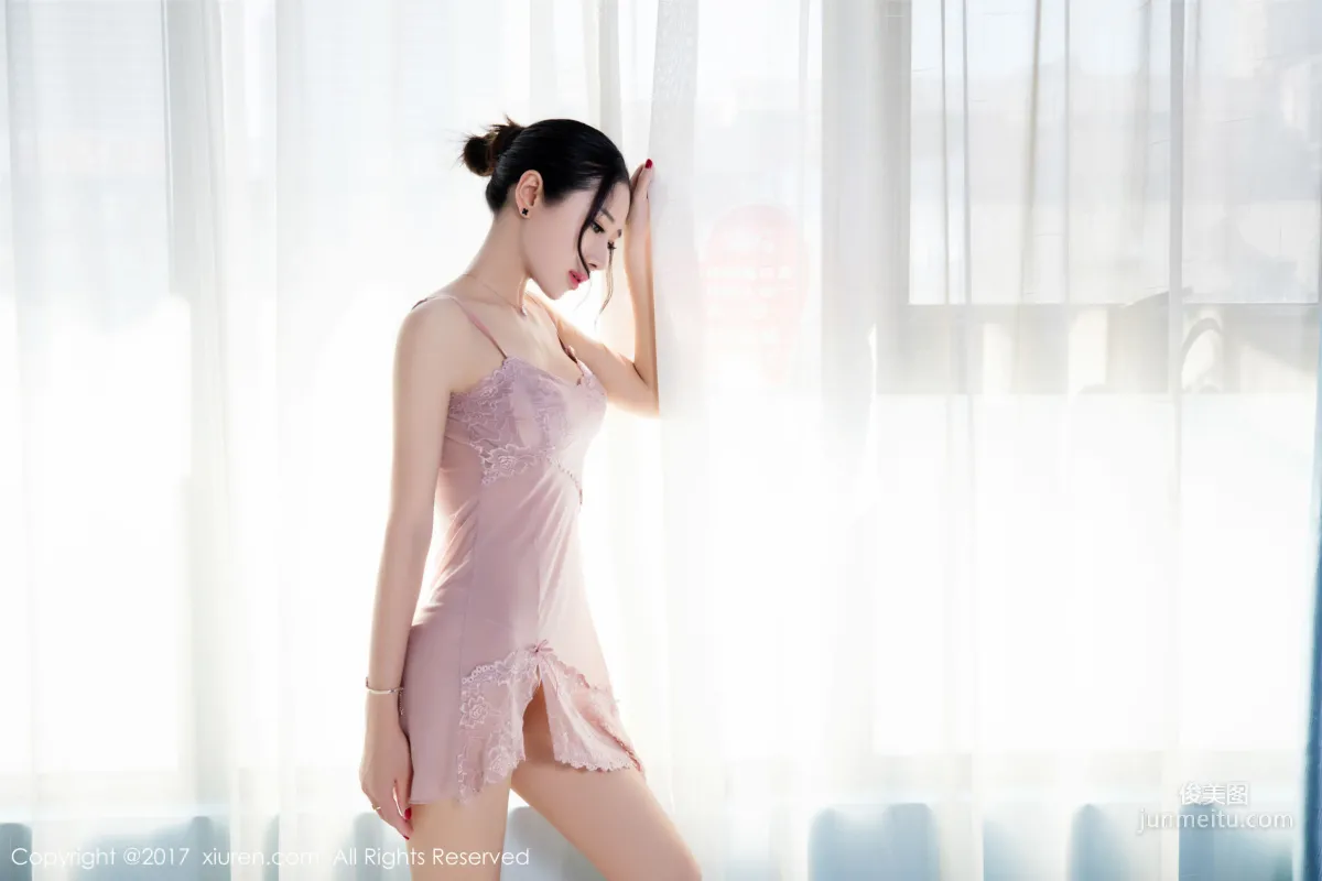 Xin Yi The Temptation of Semi-Transparent Pajamas [XiuRen] NO.806 Photo Set photo 7