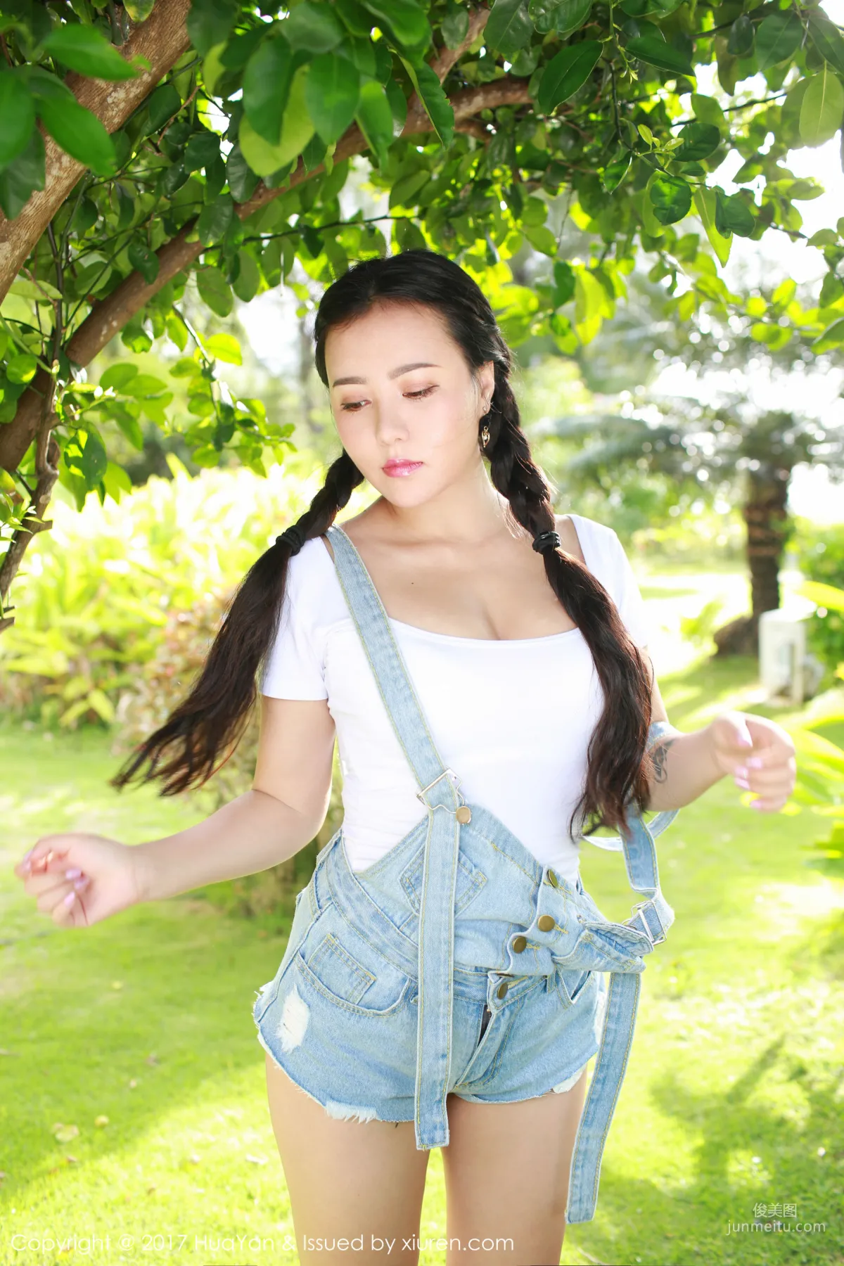 Manuela Ma Luna, Sweater Curves + Suspender Denim Series [Hana no Kao] Vol.047 Photo Set photo 40
