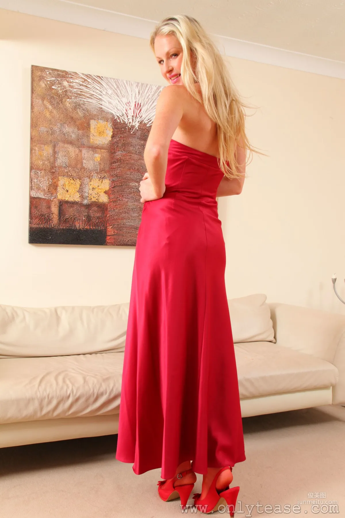 Sunny Barret: OnlyTease photo 8