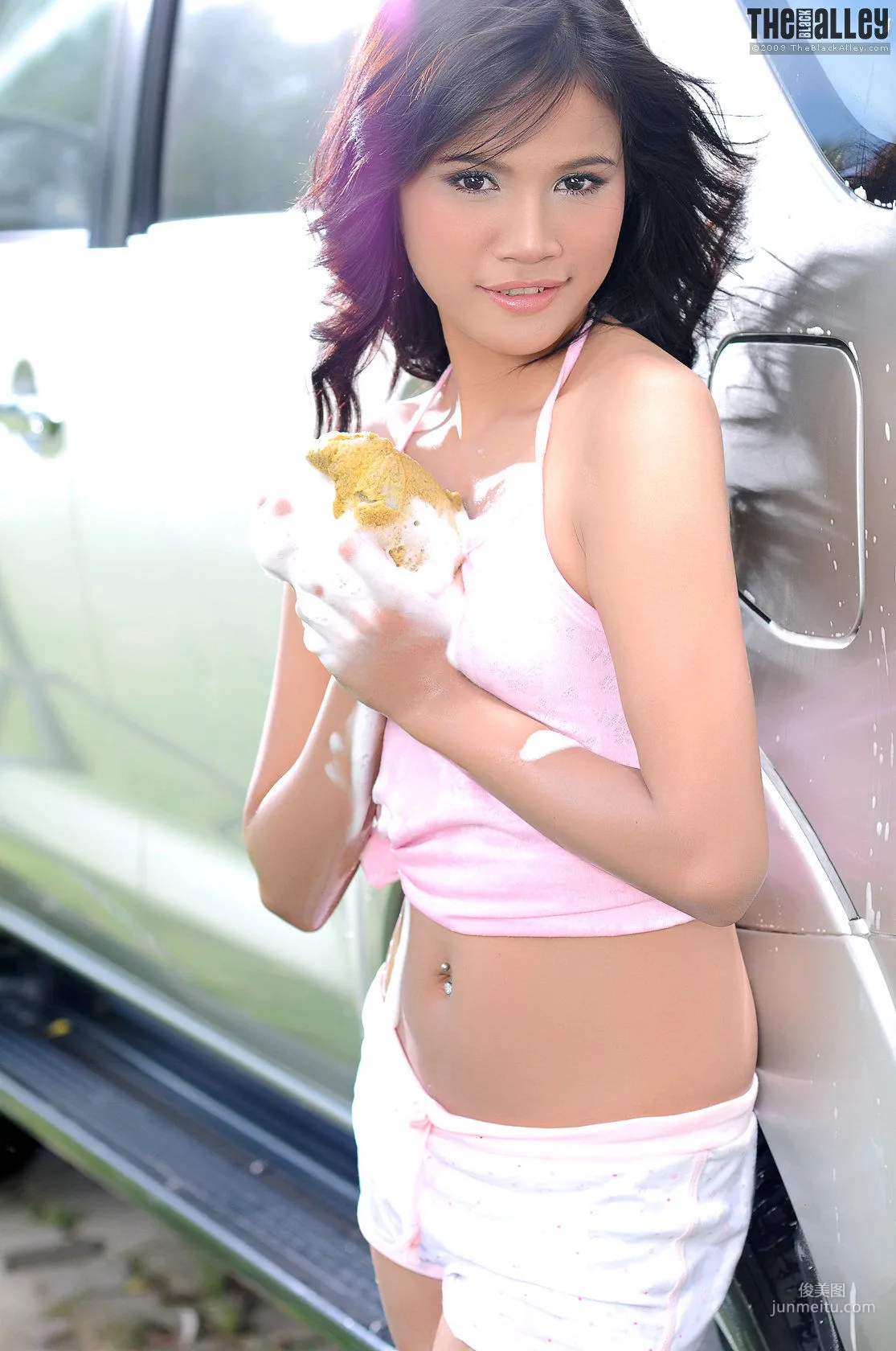 Honey Koo《熱褲+小背心》 [TheBlackAlley] 寫真集 29