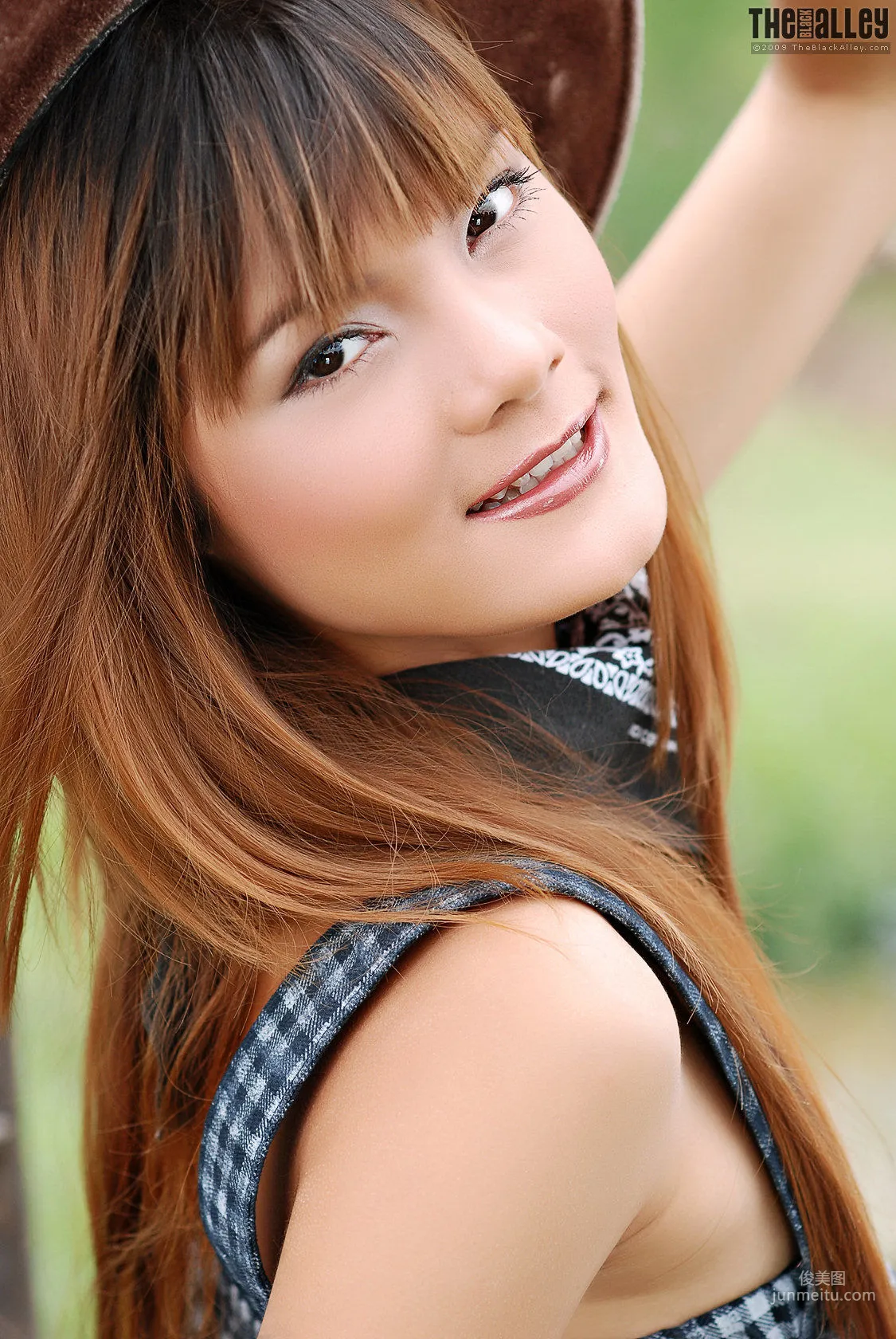 Jennifer Lim《牛仔妹子》 [The Black Alley] 写真集8