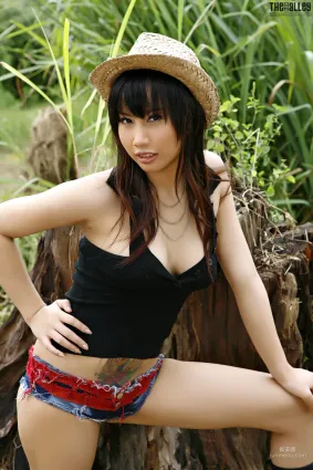 Candy Lee《牛仔妹子外拍》 [TBA/黑巷] 寫真集