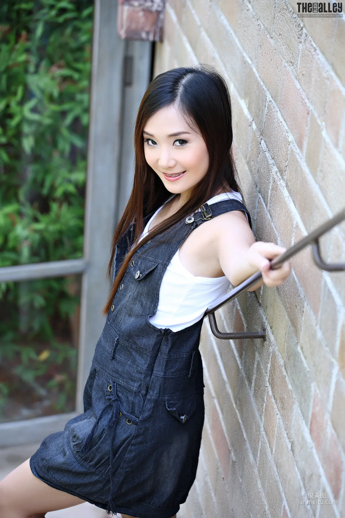 Lolita Cheng《極品牛仔妹子》 [The Black Alley] 寫真集 22