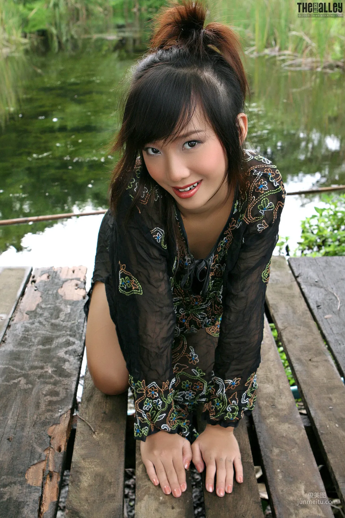Lolita Cheng陈丽《小溪湿身》 [The Black Alley] 写真集2