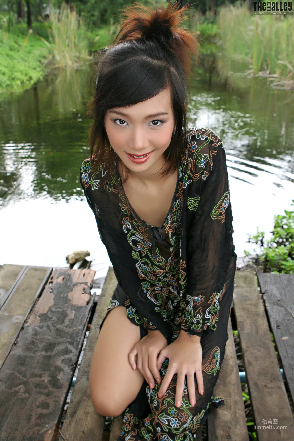 Lolita Cheng陈丽《小溪湿身》 [The Black Alley] 写真集3