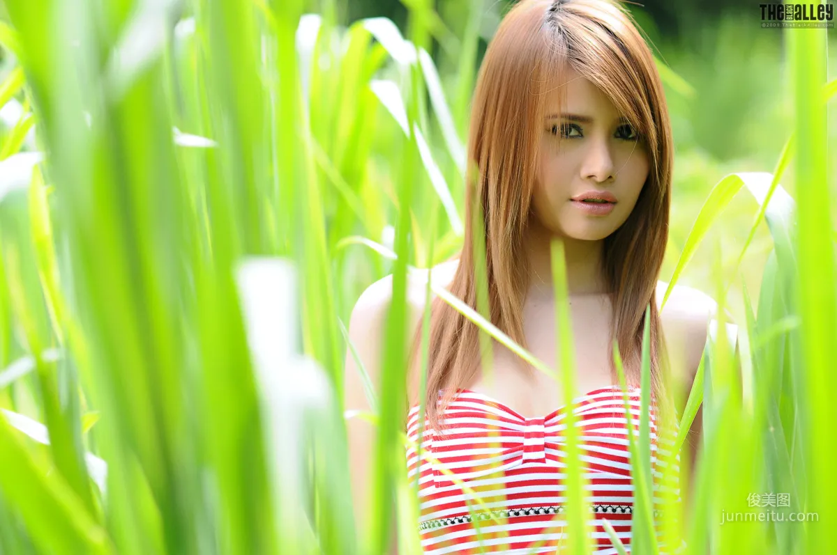 Kathy Cheow《唯美連衣裙外拍》 [The Black Alley] 寫真集 4