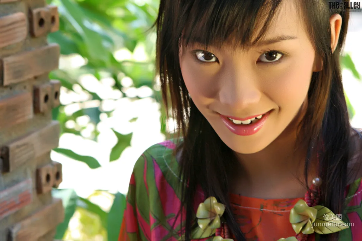 Lolita Cheng《透视薄衫》 [The Black Alley] 写真集1