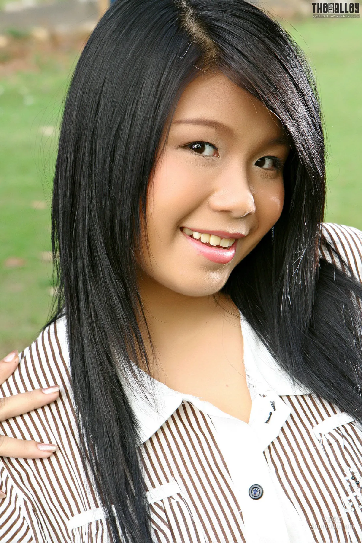 Lora Lee《公园小妹》 [The Black Alley] 写真集7