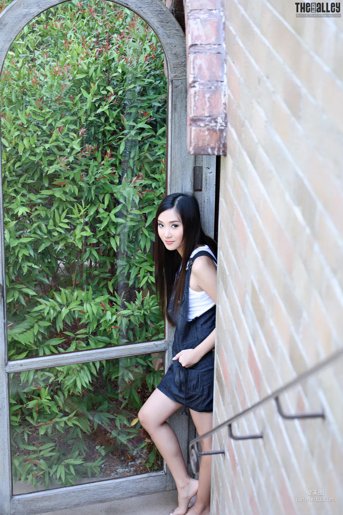 Lolita Cheng《極品牛仔妹子》 [The Black Alley] 寫真集 8