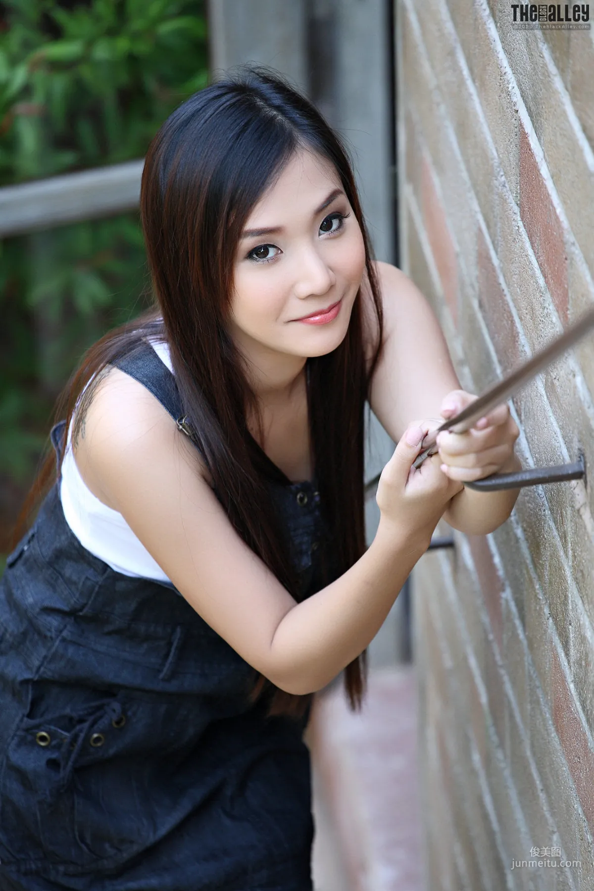 Lolita Cheng《極品牛仔妹子》 [The Black Alley] 寫真集 18