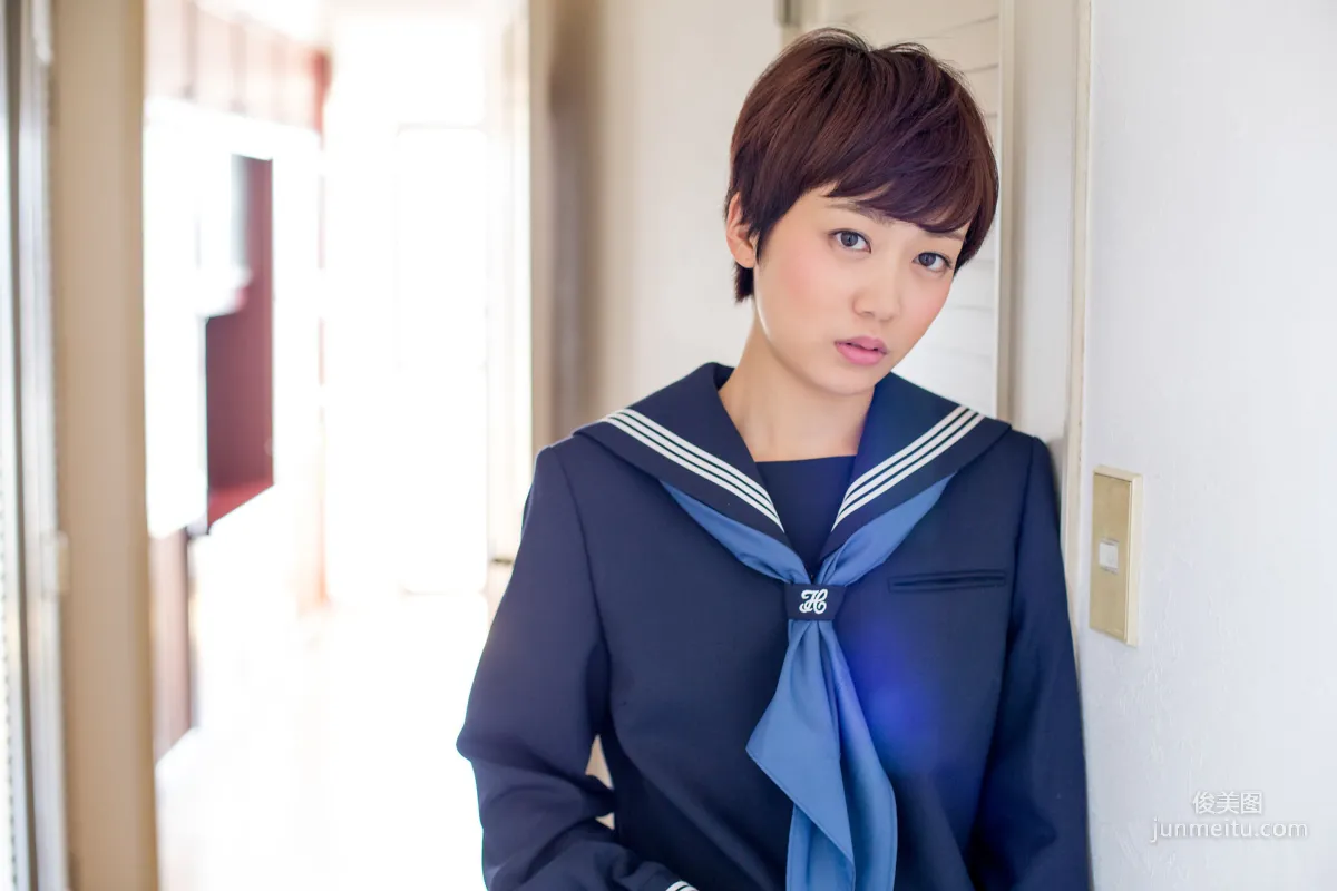 西野小春《黑絲制服+大膽誘惑》 [Minisuka.tv] 寫真集 2