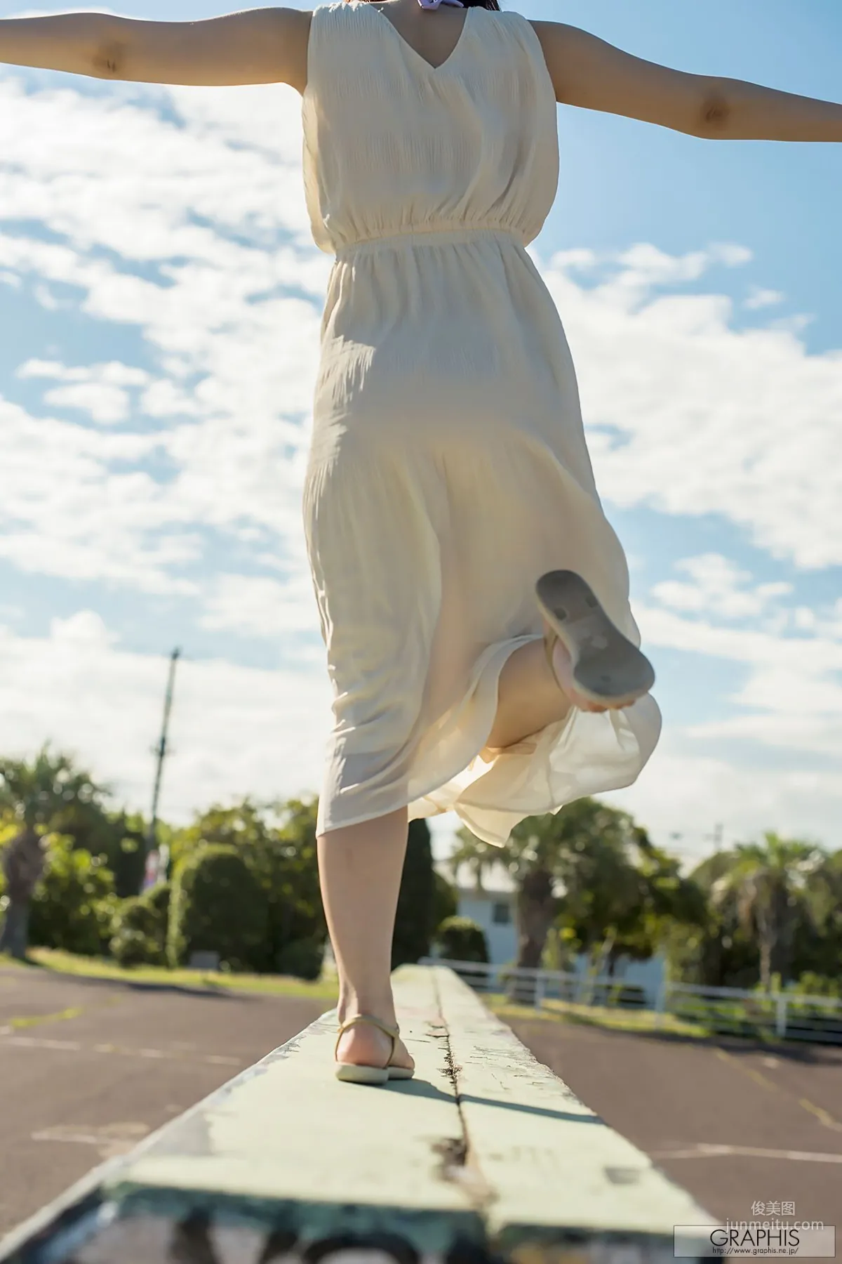 Mitsuha Kikukawa Mitsuha Kikukawa [Graphis] Limited Edition Photo Set photo 5