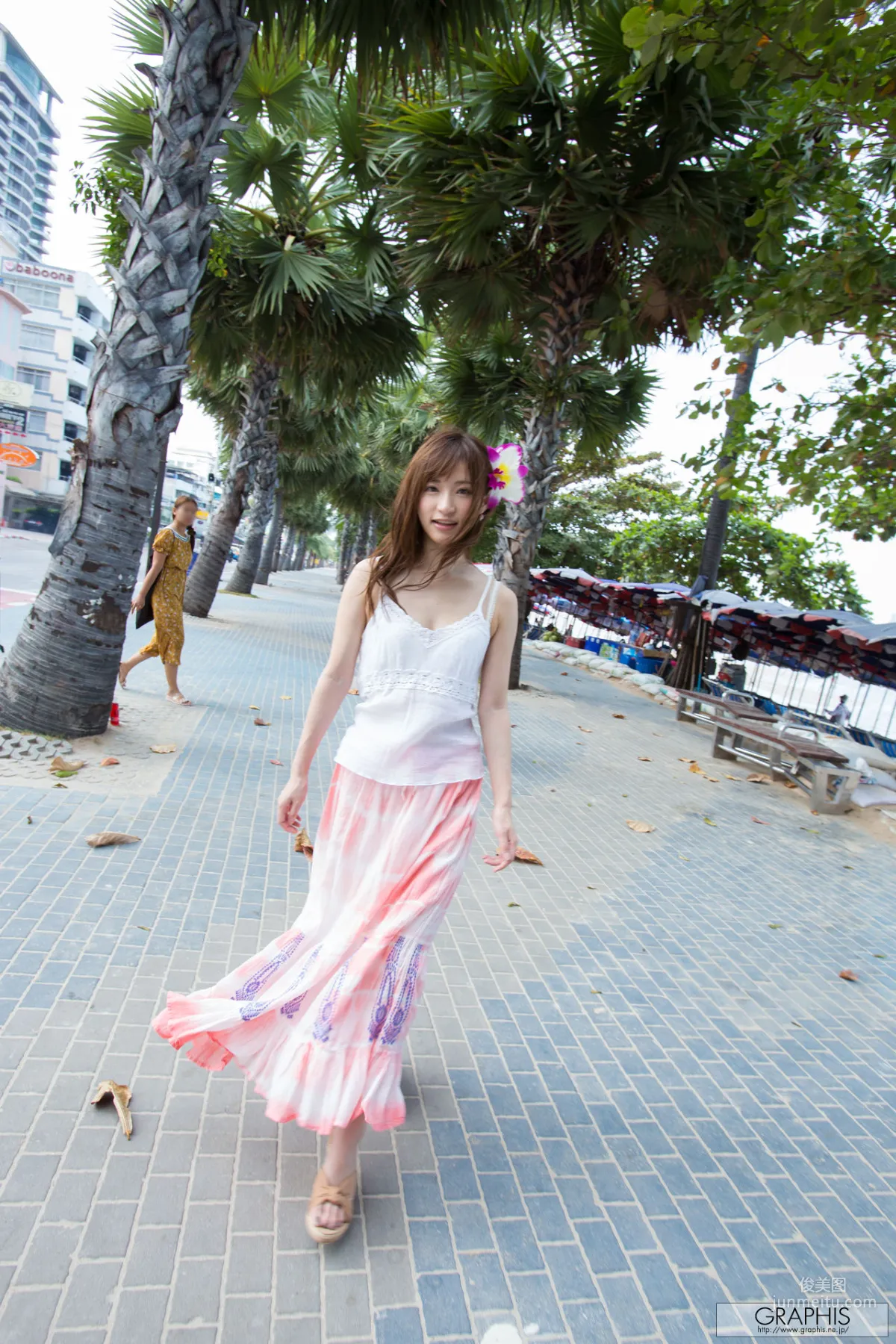Moe Amatsuka: Graphis Gals photo 2