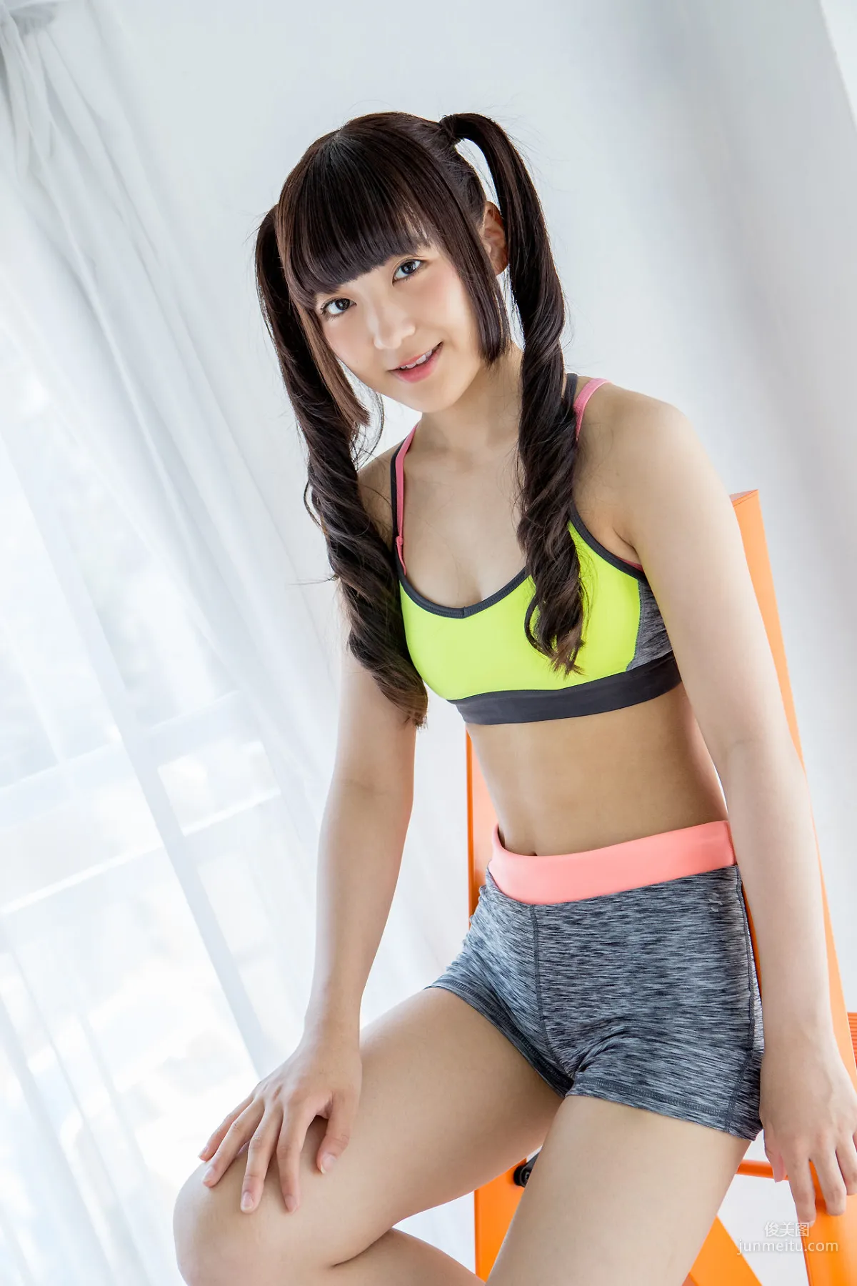 高梨あい《雙馬尾健身+背心系列》 [Minisuka.tv] 寫真集 18