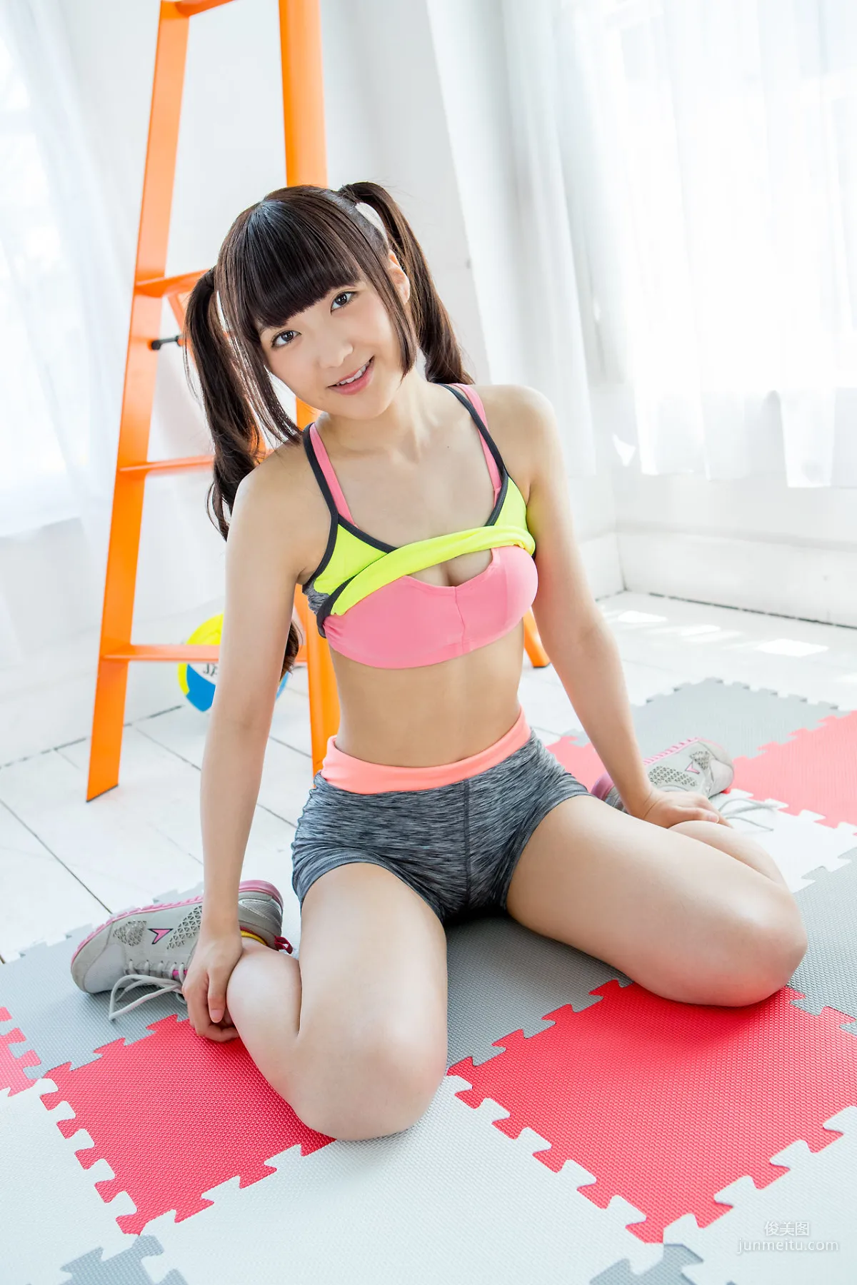 高梨あい《雙馬尾健身+背心系列》 [Minisuka.tv] 寫真集 23