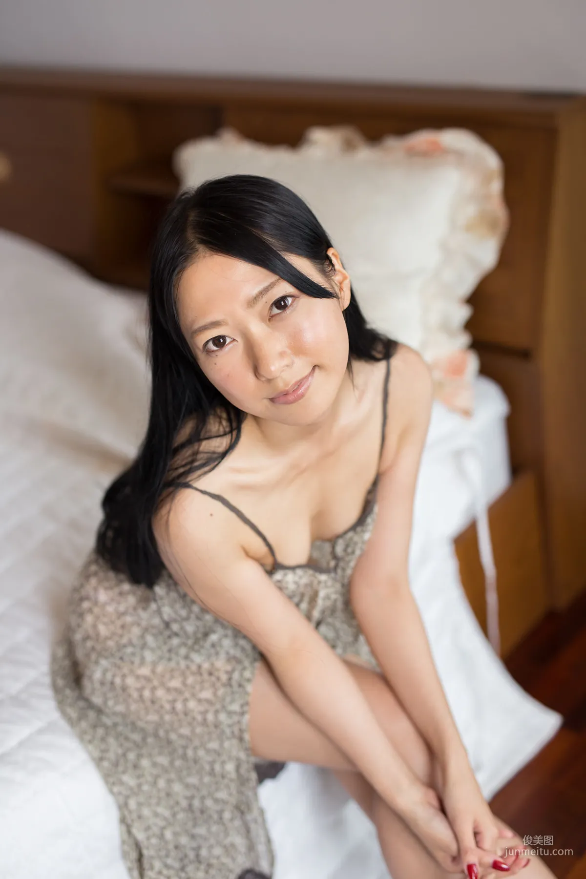 三田羽衣《長裙睡衣+丁字褲+高叉》 [Minisuka.tv] 寫真集 14