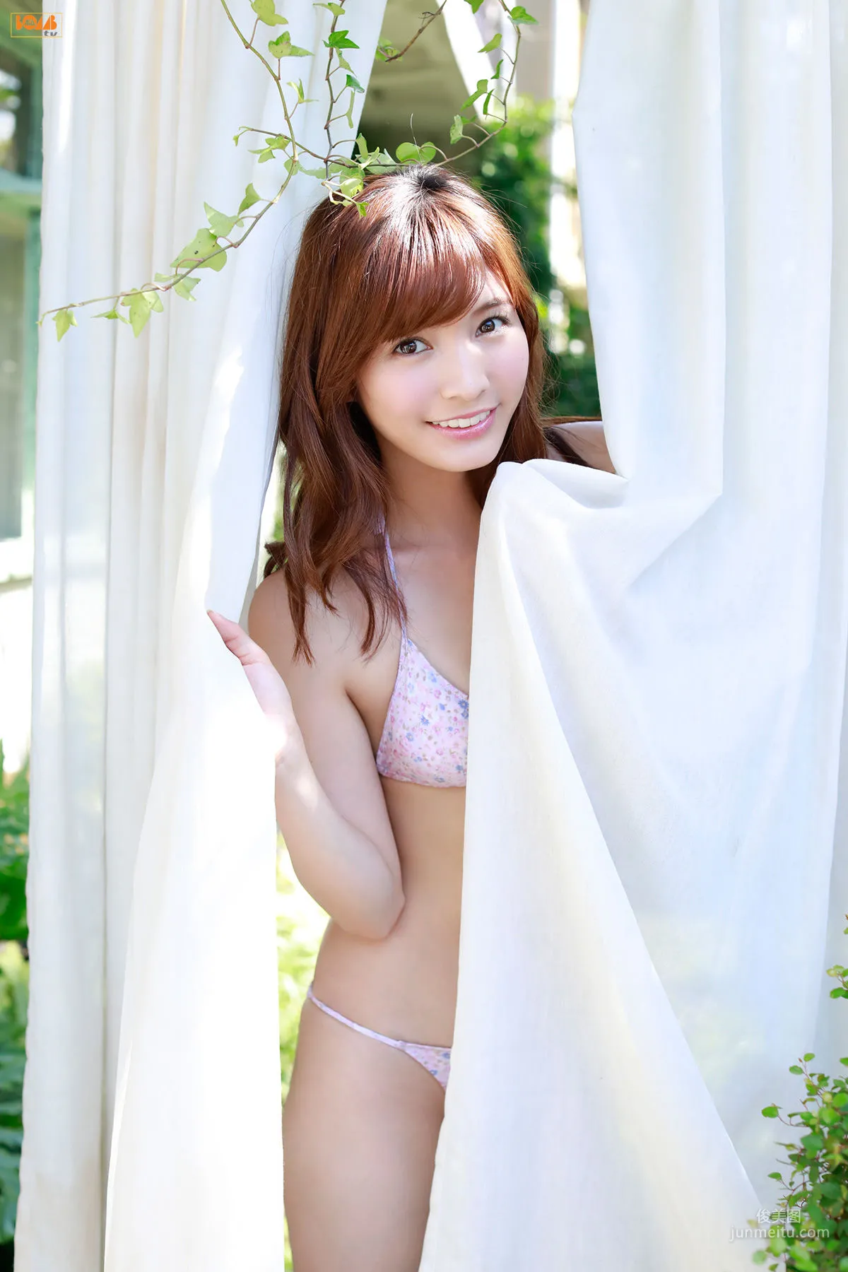Honoka: Bomb.TV photo 3